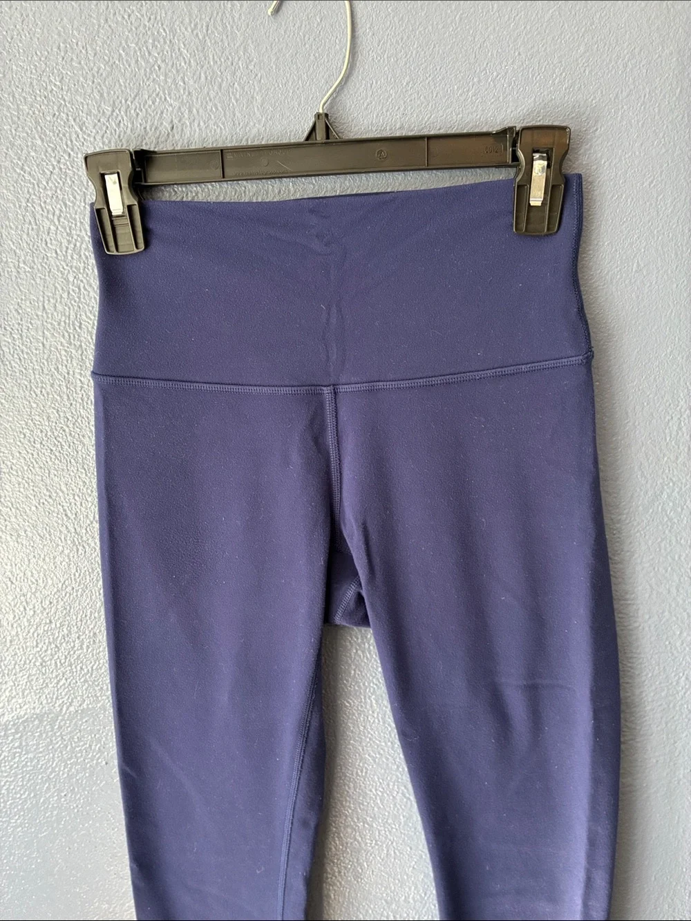 Lululemon High-Waisted Navy Athletic Leggings Size 4